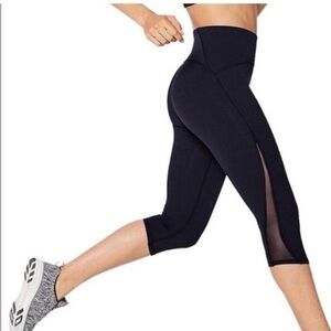 Lululemon Train Times Crop Leggingg 17” W6ADDS Black Mesh Women’s Size 8 GUC
